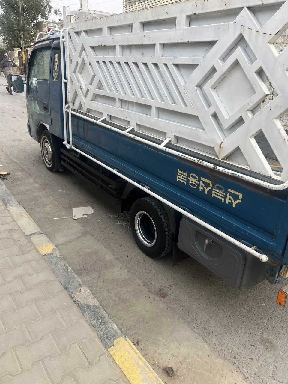 سلام عليكم كية  فنتيرة موديل ١٩٩٧للبيع سيارة مكفولة كير اكسن حدادية رقم إنكليزي سيارة  بلادية بيهة بس دوسات مبدلات *********** مكاني بغداد حي النصر
