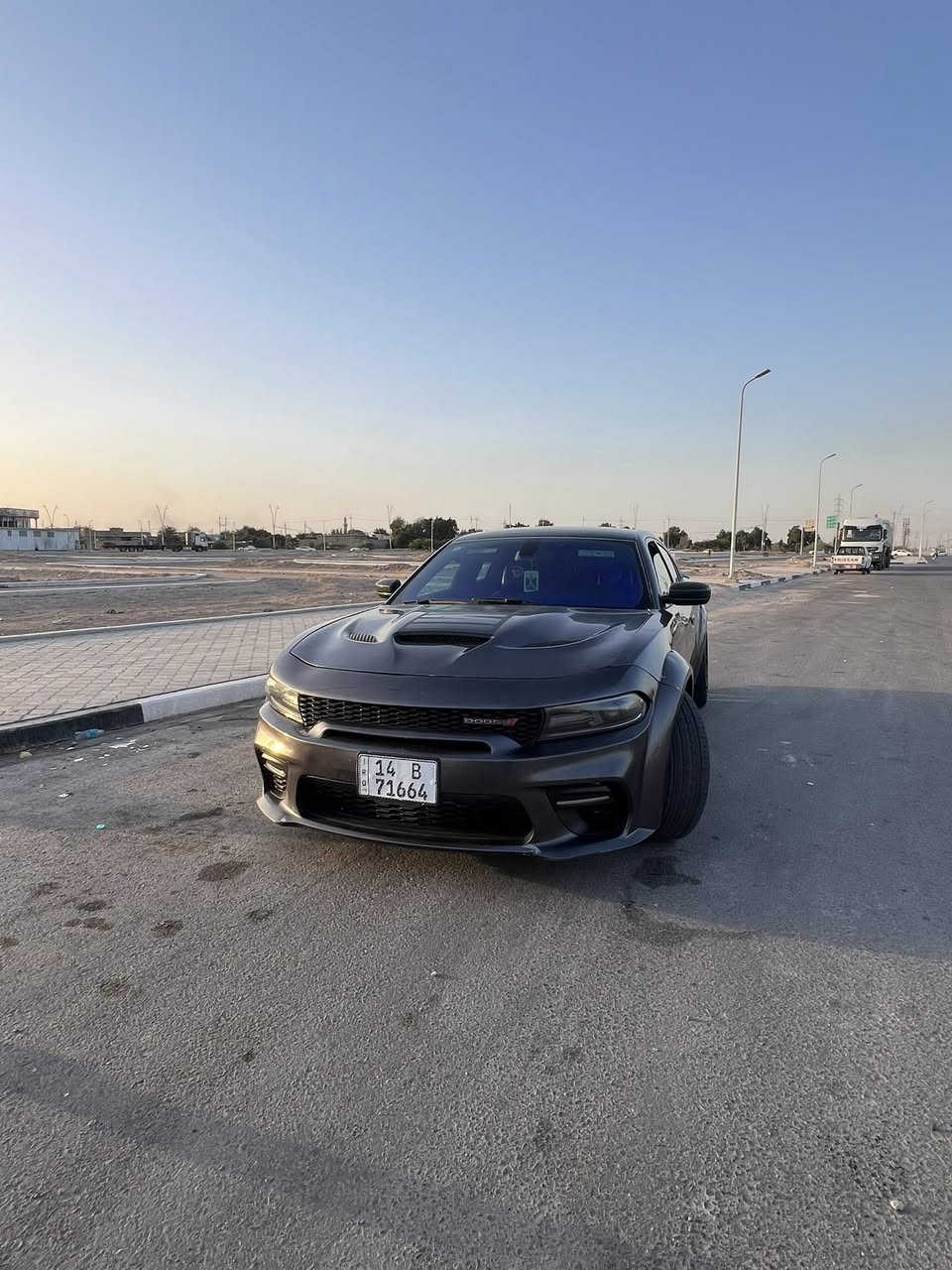 سلام عليكم جارجر مديل١٩ معلايه ٢٣ لون فيلي ضربتها من امريكا حداديه ومتاذي خشم الشاصي فقط ومصلح وب العراق شدولها كت كامل مال srtونصبغت حزام فقط صبغ بدون ضربه توحيد لون وي الوايد بدي سياره حلوه وجديده ١٤٢وبيها مجال شي قليل 

للتواصل:***********وتساب واتصال
غير متواجد ع الفيسبوك
