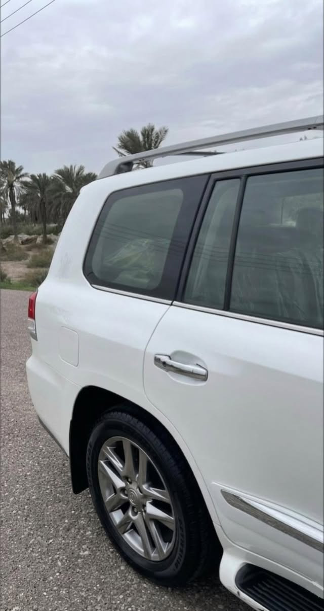 للبيع ‼️ مناسبة جداً لكزس Lexus Sport  مديل 2011 فوووول مواصفات 1/1 معروفه مواصفات الكزس رقم بغداد (مميز) مشروع وطني 
⚔️كشنات جلد تبريد تدفئه
⚔️رادار امامي وخلفي 
⚔️كامره خلفيه وكامره محيطيه في المري 
⚔️جنطه شفط 
⚔️مجموعه من انضمه القياده والتحكم الذاتي 
⚔️تحكم في ارتفاع مستوى السياره وباقي المواصفات معروفه 

ملاحضه: السياره جاهزه كير حداديه محرك تبريد تدفئه ‼️بيها فقط صبغ جاملغ امامي ونص البنيد وتكحيلات فقط بدون ضربه بدون حادث  #العنوان  #البصره  💵السعر 315 وبيها مجال للتواصل ***********
