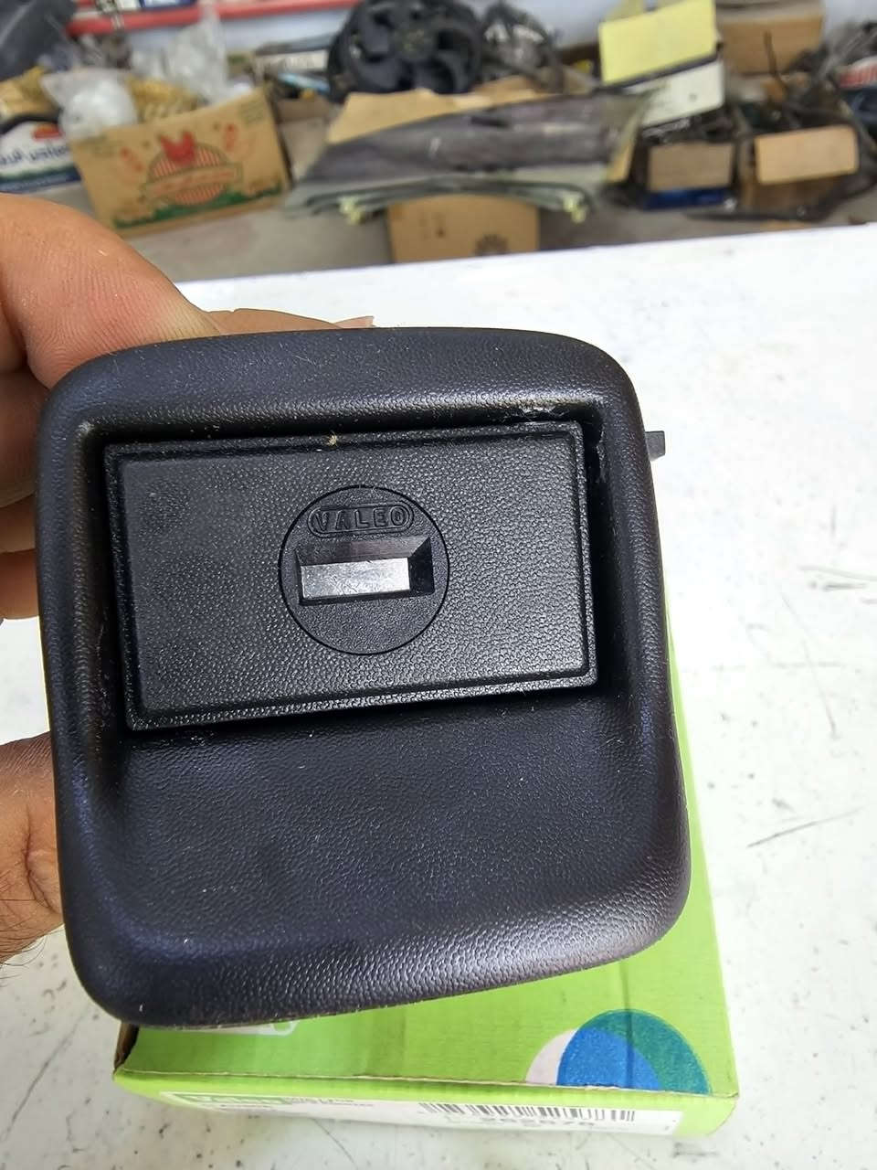 قفل صندوق بيجو 306 اصلي ماركه فاليو اسباني ( 25 الف ) ساسيك ---


**إذا كنت صاحب هذا الإعلان وتريد حذفه لأي سبب، رجاءا أرسل رسالة إلى الدعم الفني**