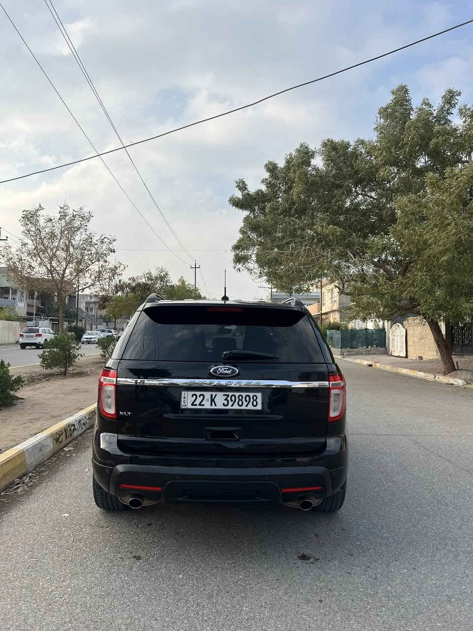Ford Explorer2012  xlt فورد اكسبلور 
ماشيه220 الف ميل  حقيقي 
السياره بدون صبغ بيه فقط قبغ اللصندوق امبدل بلادي  فقط 
المواصفات : 
-تحديد مسار
-زينون
-تحكم لمس
- مكينة ٦ سلندر 
- ٧ راكب
- ٣ قطع تبريد
- داخل لون اسود 
- تحكم ستيرن 
- شاشة 
- كاميرا خلفية دوارة
- كود ابواب 
السياره بسمي رقم جديد تحويل ثاني يوم وبطاقه بانزين بيه 
كير جديد كير محرك شرط لا صرف ولا بخار واتار بم جديد 
السعر 154Ford Explorer2012  xlt فورد اكسبلور 
ماشيه220 الف ميل  حقيقي 
السياره بدون صبغ بيه فقط قبغ اللصندوق امبدل بلادي  فقط 
المواصفات : 
-تحديد مسار
-زينون
-تحكم لمس
- مكينة ٦ سلندر 
- ٧ راكب
- ٣ قطع تبريد
- داخل لون اسود 
- تحكم ستيرن 
- شاشة 
- كاميرا خلفية دوارة
- كود ابواب 
السياره بسمي رقم جديد تحويل ثاني يوم وبطاقه بانزين بيه 
كير جديد كير محرك شرط لا صرف ولا بخار واتار بم جديد 
السعر 145 وبي مجال للشراي  
المكان كركوك

الرقم: *********** بي واتساب
 
 رقم هاتف *********** وبي مجال للشراي  
المكان كركوك

الرقم: *********** بي واتساب
 
 رقم هاتف ***********
