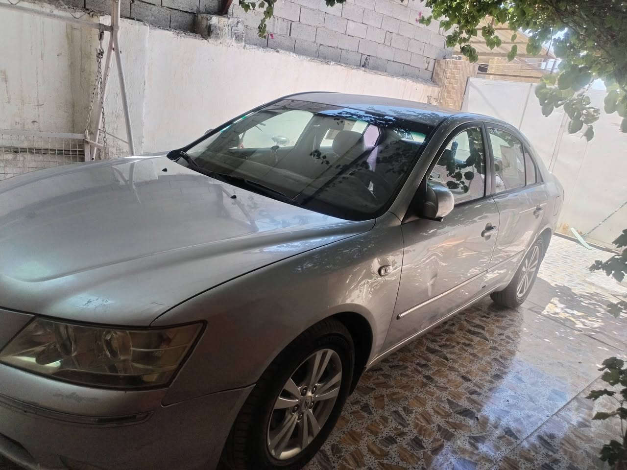 سلام عليكم مكلف بالنشر  سوناتا موديل 2009 وارد كوري محرك 2000 دوش  مكفولة وبيها سونار بأسم راعيها ابو الرقم سنوية وهزة جديدة مكانها كوت مركز المدينة باقي التفاصيل على هذا الرقم ***********
