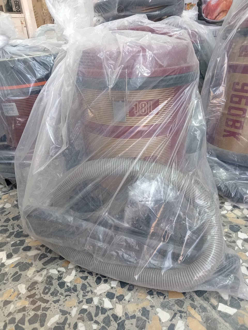 أللهم صلي على محمد وآل محمد الطيبين الطاهرين
تم وصول حاويه أثاث منزليه مستخدم اخو الجديد نضافه فول الماركه ياباني وخليجي
مكانيس هيتاشي ياباني باله السعر ٣٥ الف
العنوان كربلاء الحر القادسيه قرب الحديقه
واي استفسار ***********
