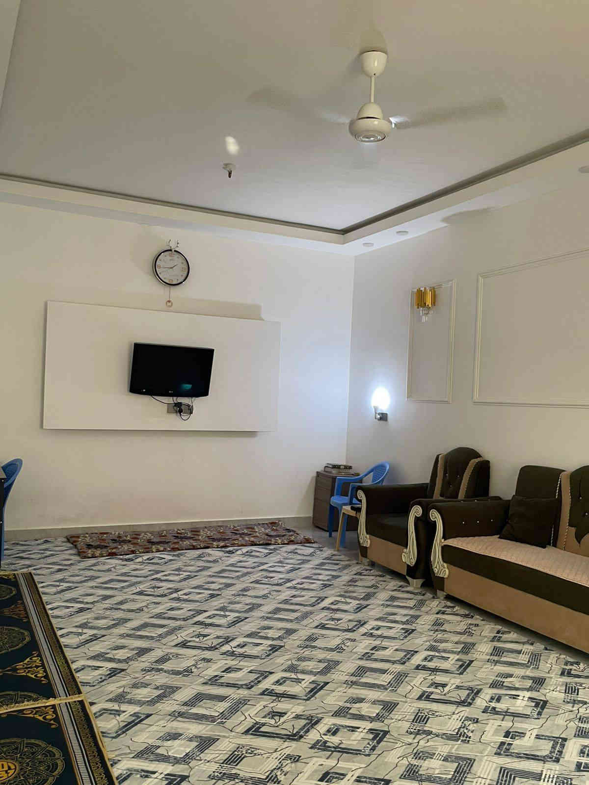 بيت للبيع مساحته 250 متر  طابو صرف بنات حديث 2024 مكان العزيزية الشهداء  الوجيه ١٢ ونص
والنزال ٢٠ يحتوي على خمس غرف نوم 
وصاله ٢
وحمام٢
ومطبخ
ومدخل +استقبال 
مع منور ٢

للاستفسار الأتصال ع رقم ***********
