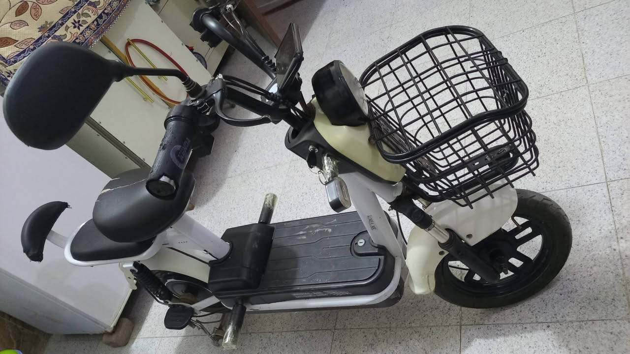 باسكل شحن للبيع نضافةفول بطاريات شغالةمابي اي عطل الاتصال ***********

