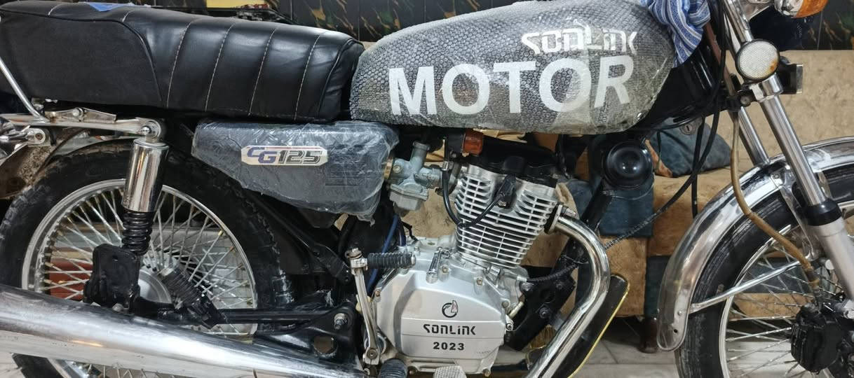 السلام عليكم دراجه نامه برو غطاس الدراجه جديده 23 طالعه 24 أوراق سكنر كله شغال مكاني نجف السعر 680 وبيهه مجال قليل رقم ***********
