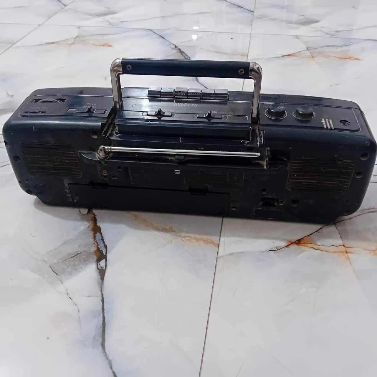 لبيع
مسجل راديو 
***********
