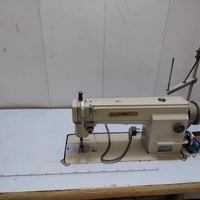 مكينه خياطه نضيفه للبيع لمكان بغداد الدورة الاتصال ‎0783 206 0079