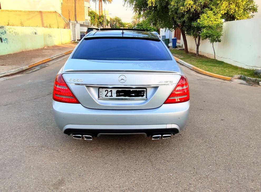 سلام عليكم ..... 
#مارسدس #S.Cless AMG 550
موديل 2007 محدثه 2013 خليجي
كامل موصفات VIP
سيارة نضيفه جدا

✅بنراما
✅ناضور ليلي
✅4 كراسي تدفئه تبريد
✅4كراسي مساج كهرباء مومري
✅ستيرن كهرباءAMG
✅اناره ترحيب
✅بصمه 4 بواب اوجنطه
✅دخول ذكي
✅رادار امامي
✅مانع تصادم
✅حساسات خلفي امامي
✅مري كهرباء جانبيه
✅مري قلاب معا البك
✅سيدي جنجر بلوتوث يواسبي اوكس نفكيشن
✅شاشات خلفيه تحكم خلفي منفصل عن الامامي
✅سيدي خلفي بلمسند
✅داخل جلد صاج اوفايت
✅تحكم بلكراسي الامامي من الخلف 
✅جنطه شفط
✅سقف كنتاره اصلي 
✅بردات بيبان كهرباء
✅برده خلفيه كهرباء
✅سستم صوت harman/Kardon
✅لايت ايل ايدي
✅لايت داينمك مع الستيرن
✅جكات تصعد اوتنزل
✅تلفون
✅زراك لايت
✅شفتات ستيرن
✅4 انضمه قياده
✅هندبرك كهرباء
✅ماسحات اوتو
✅تبريد 4 قطعه منفصله 
✅12 ايرباك
✅بيبان شفط
✅مرايه وسطيه اوتو
✅رقم هزه سنويه جديد باسمي
بيهه موافقه تضليل
سيرفس كامل اي نقص مابيهه
ماشيه 107 كم
محرك تنفس طبيعي 8 سلندر
مكان سياره بغداد
للاستفسار
*********** بغداد, العراق
