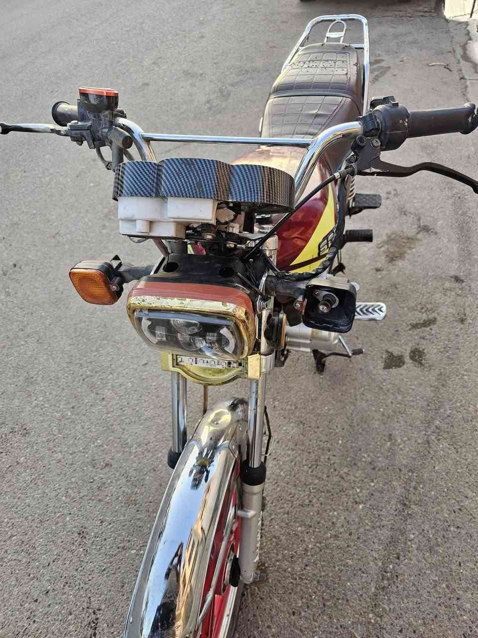 السلام عليكم سونك محرك 200 المكينه خير من الله
موديل 2024 نقوصات قليله أوراق بيها ورقه وحده
الدراجه اريدها مراوس بيراني موديل 20 و 21و 22فقط
الاستفسار
*********** واتساب موجود
