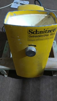 طاحونة حبوب • ألماني • القبله