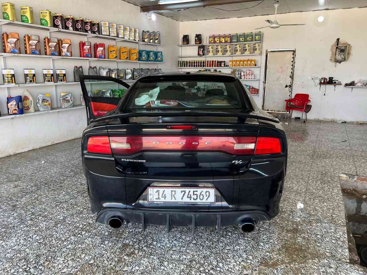 جارجر 13 هيمي 8 سلندر لون اسود رقم بصره وارد كندي فول مواصفات 1/1 ماكس السياره محدثه SRT وهذا السونار كدامكم كير ومحرك مكفولات والسياره بأسمي مكاني العماره 
مواصفاتها 
كشنات جلد حضن كهرباء
تشغيل عن بعد
فول تحكمات ستيرن
بصمه 
باتري جديد
مرايات قلاب 
شاشة كبيره
نظام خزن ميموري
كشنات اماميه وخلفيه تدفئه تبريد 
ستيرن تدفئه
كلاصات تدفئه تبريد
سلايد روف
كزوز رياضي
تخم تاير جديد
ويل 18 
سعرها 145 وبيها مجال 
***********
