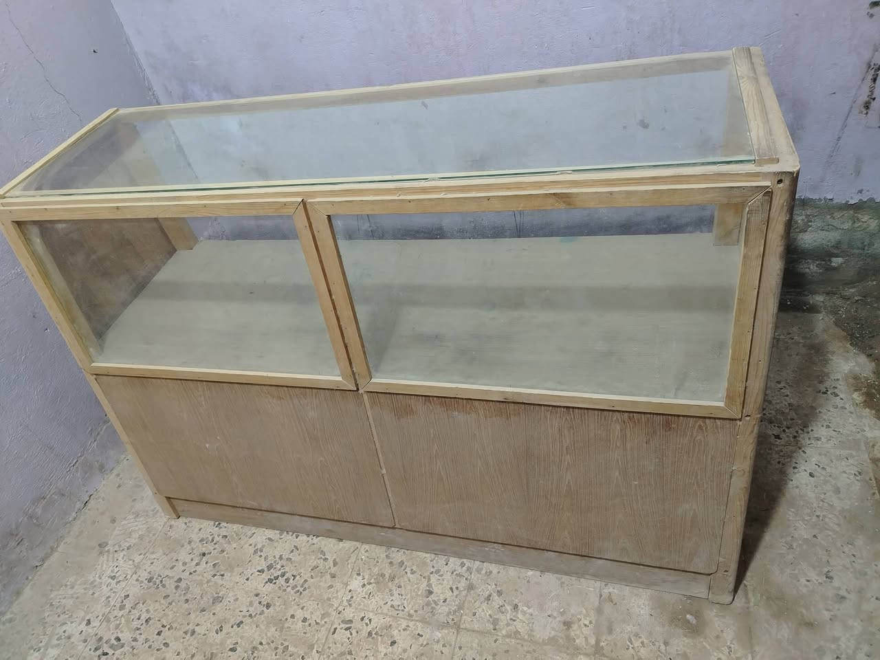 بسطيه خشب للبيع ***********
