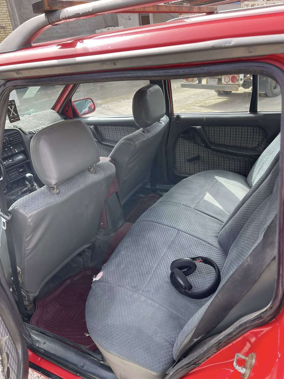 السلام عليكم اوبل اوميكا استيشن موديل 1990 رقم صلاح الدين تحويل مباشر السيارة بدون نواقص تفيد الي عندة شغل ترهم بيع او مراوس وانطي فرق عادي 
السعر  28وبيهة مجال 
العنوان ديالى بعقوبة المركز 
***********واتساب 
 اتصال ***********
