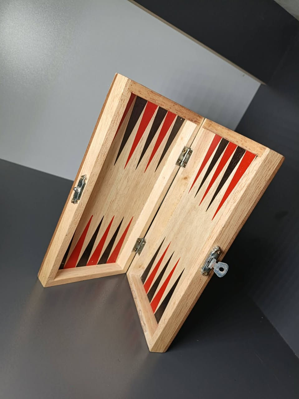 سلام عليكم
انتيكا حلوه سعر القطعه الوحده 5 الف


**إذا كنت صاحب هذا الإعلان وتريد حذفه لأي سبب، رجاءا أرسل رسالة إلى الدعم الفني**