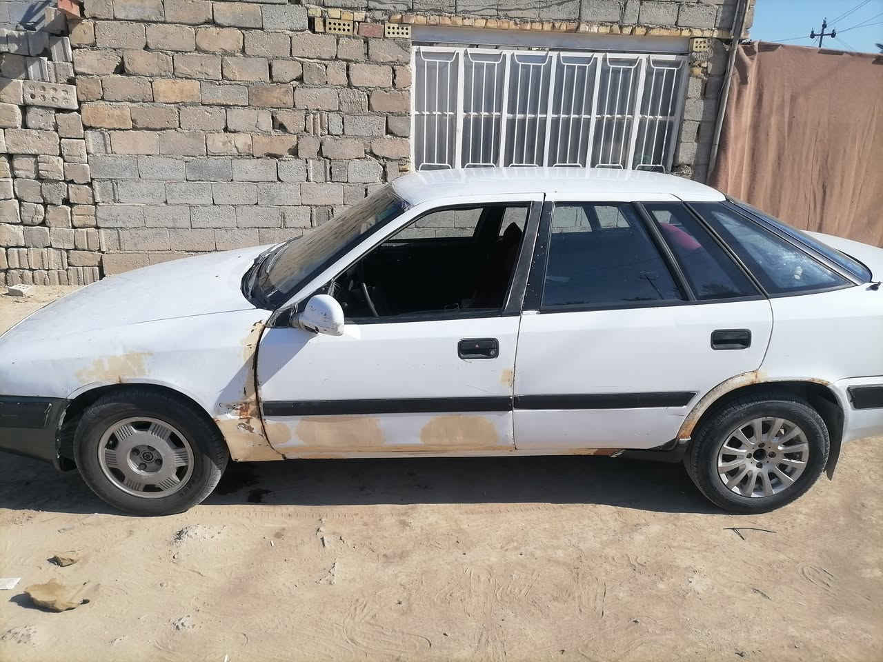 سلام عليكم سياره اسبرو دايو للبيع سياره تخم تاير وصدر جديد قبل أيام بدلته كير عادي  مكينه حجم ١٦ مفتوح مكينه بيه تبخير قليل رقم انبار وشرط تحويل ثاني يوم سياره بس شكله يرادله ترتيب وسياره مناسبه الله شاهد ولشراي هذه رقم صاحبه ***********
