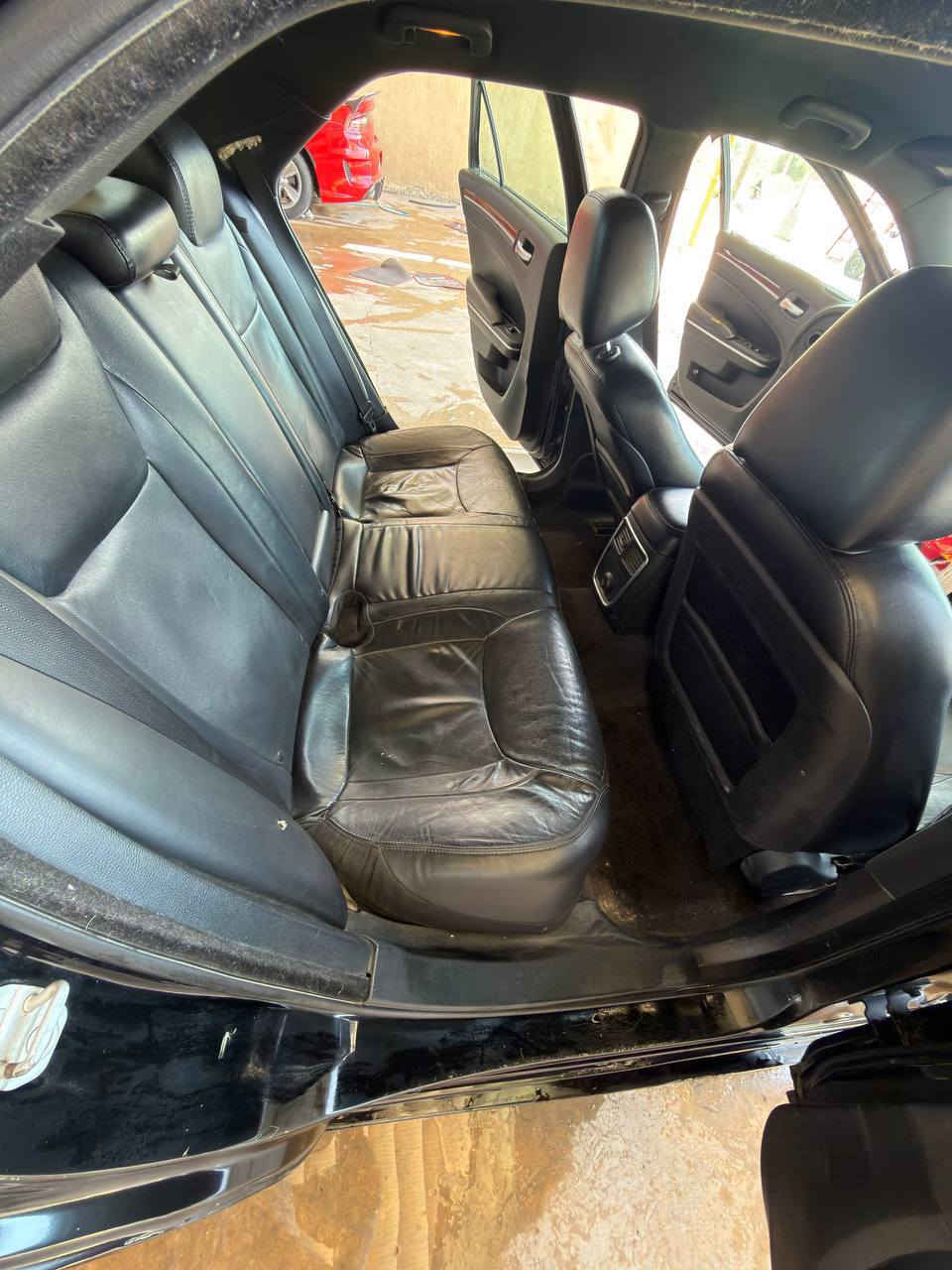 السلام عليكم 
اوباما2012 السيارة داخله كلين هنا تبدل بيها جاملغ صوب العبري اصلي كفاله شاصي ولغد وبيها صبغ مقدار شبر بهلال الجاملغ الخلفي
مواصفات السيارة كير طيارة كشنات كهربائيات و جلد هيترات مري شاشه كبيرة 
مكان السيارة بابل /الطليعة
السعر/165
رقم الهاتف/***********
