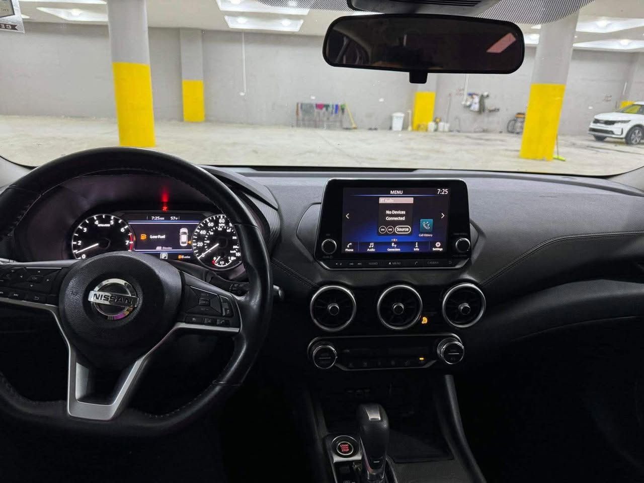 سلام عليكم 
سنترا 2020 مواصفات sv المعروفة حادثها واضح 
بنيد وبالعراق صار بيها باب السايق صبغ رقم سليمانيه وسنويه جديده عنوان السياره كركوك للأستفسار ***********
