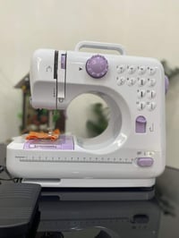 مكينة خياطه مع كامل ملحقاتها السعر : 20,000 التواصل واتساب: 0788712815...