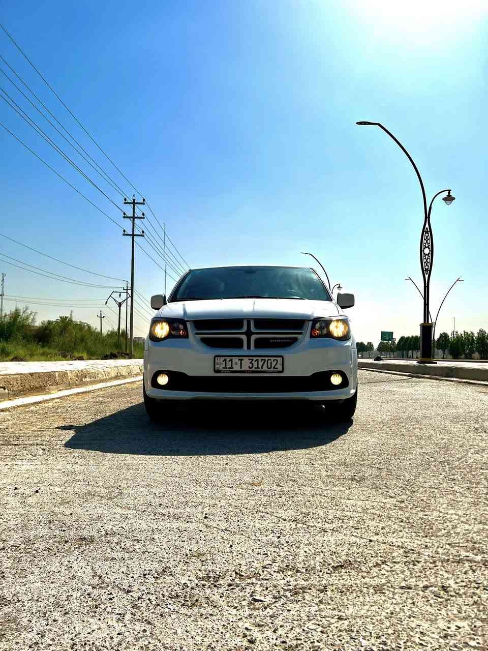 السلام عليكم
دودج جراند كرفان GT موديل 2018 فول مواصفات
السياره مختنكه مواصفات فول الفول 
رقم بغداد بئسمي تحويل ثاني يوم 

* المحرك: 3.6
* أبواب جانبية كهربائية
* باب خلفي كهربائي
* مرايا كهربائية مدفأة
* زجاج خلفي مظلل
* 7 مقاعد
*داخل بلكامل اسود مميز 
* مقاعد جلد⚡️
* مقعد السائق كهربائي⚡️
*اربع مقاعد تدفئه الاماميه والخلفيه⚡️
* المقود مدفأ ومكسو بالجلد⚡️
* نظام Stow ’n Go لطي الصفين الثاني والثالث داخل الأرضية
* تكييف ثلاثي المناطق للمقاعد الأمامية والخلفية
* إضاءة داخلية مميزة ومساحات تخزين متعددة
* شاشة لمس Uconnect
* بلوتوث للمكالمات والصوت
* منافذ USB وAUX
* نظام صوت Alpine مع 9 سماعات وSubwoofer
* كاميرا خلفية
* مثبت سرعة
* تحكم بالصوت من المقود
* تشغيل السيارة عن بُعد (Remote Start)
* نظام DVD للمقاعد 
*برداد جانبيه بلاد 
*مثبت سرعه 
*مانع انزلاق 

حادث امريكا بسيط كلش مثل ماموضح بلصوره بدون دواخل 
📍موقع السياره ديالى 
للاستفسار ***********
