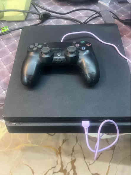 بلي فور سلم 
ذاكره 500 
مكان بغداد
كارتونه ويا 3 يدات 
نضافه 99/100 
مكان بغداد
*********** بغداد
