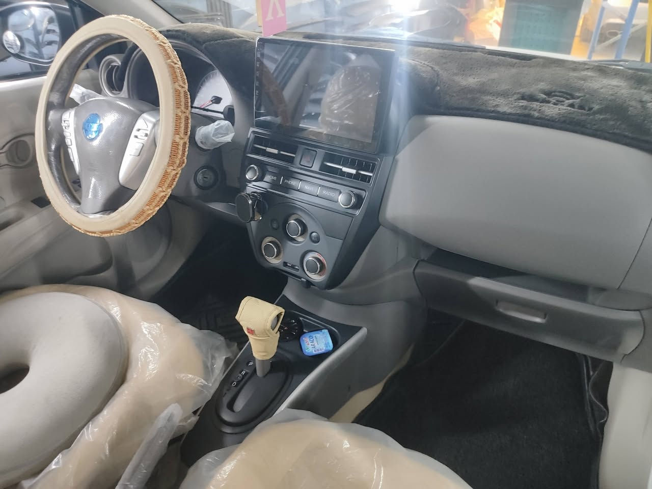 السلام عليكم 
للبيع سني مصري بعدها بحالة الضمان 2025 رقم اربيل بأسمي
ماشيه 25 كفاله من الصبغ 
بيها رصعة بالدعامية الامامية
  اربع جام كهربائي تحكم ستيرن شاشة جكسارة دوشمة ارضيات و كشنات ابواب مغلفة بالنايلون
كل الملاحضات موضحات بالصور السعر 125$ و بيها مجال قليل للطيبين
 للتواصل ماسنجر فقط
مكانها بغداد / المشتل


**إذا كنت صاحب هذا الإعلان وتريد حذفه لأي سبب، رجاءا أرسل رسالة إلى الدعم الفني**