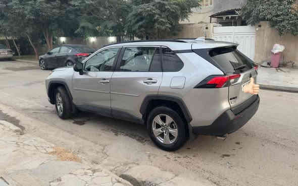 راف فور 2021 وارد امريكي بانزين فقط Le 
رقم بغداد أنكليزي الجديد 
ماشيه 66 .. مواصفات ال le معروفه كشنات مخمل سايد بريك دكمه 
اوتو هولد
ضررها جاملغ وبنيد حادث سطحي بيها جاملغ وبنيد صبغ والجاملغ الثاني كلير
مكان السياره بغداد العامريه 
السعر 210 وبيها مجال 

*********** بغداد
