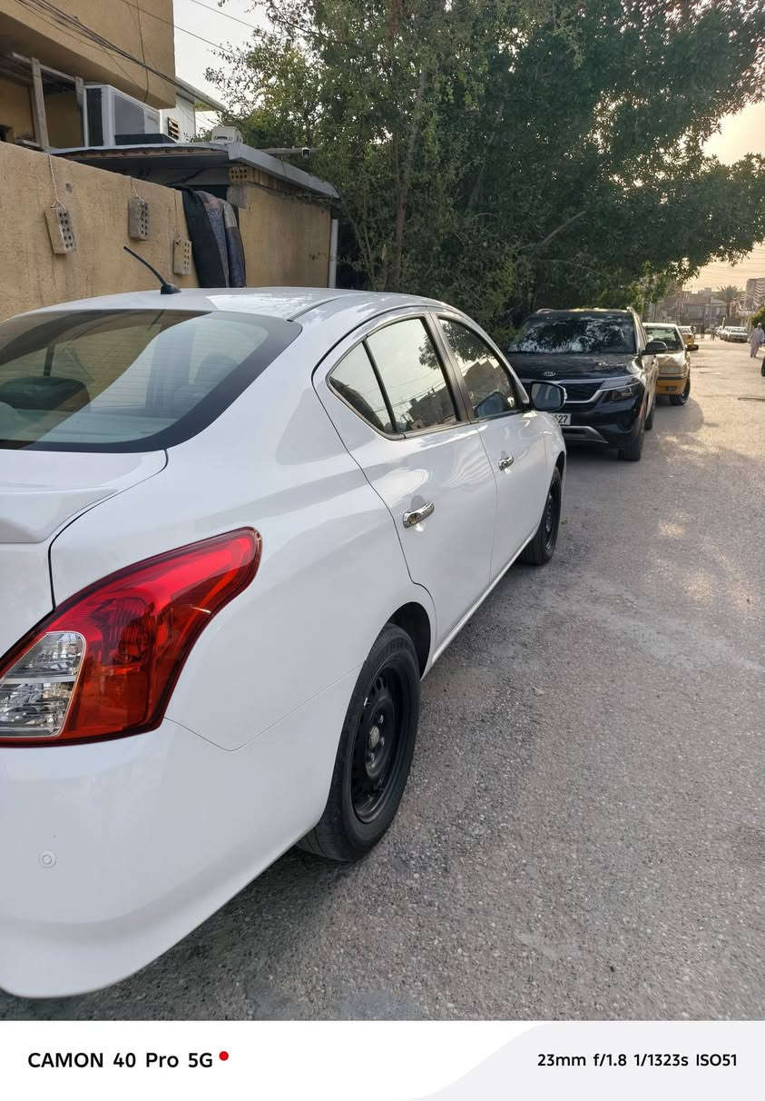 عندي لبيع سياره نوع صني موديل 25 رقم اربيل باسمي تحويل مباشر رايده 118وبيها مجال حك الجيه السياره جديده علا البلاد بس بيه بارد جاملغ الخلفي غير  اضح معلقه كشنات والضيق وصندوق مكان السياره بغداد منطقة جكوك ماشيه 35الاتصل فقط رقم ***********
