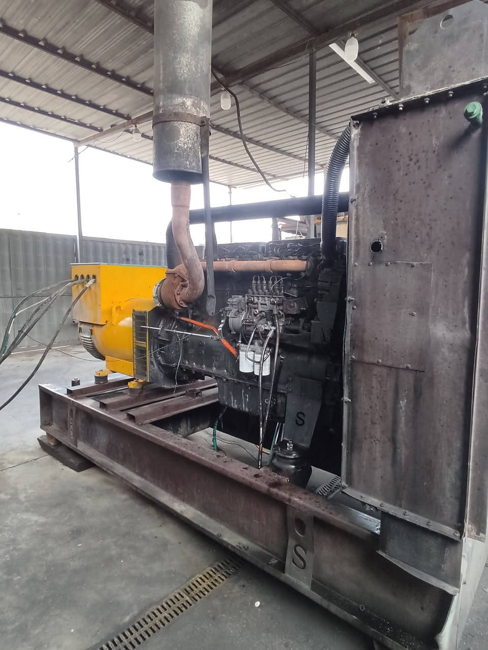 السلام عليكم 
للبيع سكانيا 113 بم 88 راس توليد 300  كيفي مولد نظيفه تاخذهه عل حمل السعر 70 ورقه 
مكان المولد بغداد للاستفسار  ***********
