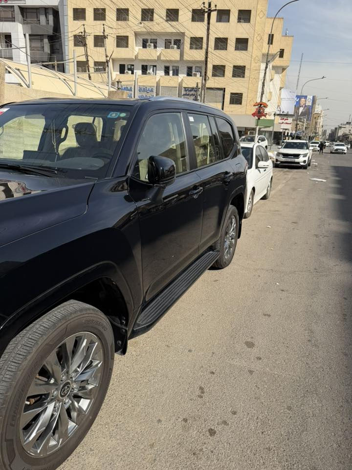السلام عليكم للبيع لاندكروز موديل 2022  ساز تطبيق ثلاث شاشات   تريد تحويل ثاني يوم مكفول كفالة عامه من صبغ وتبديل وفتح
جديدة معنى كلمة
فول موصفات 1/1
بصمه تشغيل
بصمه أبواب لمس
تشغيل عن بعد فتحه سلايت
كشنات ثنين كهرباء
كشنات جلد
كشنات تدفئه تبريد
8ايرباك
زراكات
مري شفط
شاشات خلفيه
مطفايه حريق
جنطه شفط
سبعه راكب
ثلاث قطع تبريد
محرك 4000 تنفس طبيعي
حساس امامي
حساس خلفي
وباقي موصفات ساز معروفه
ماشيه (49 ) الف حقيقي
للاستفسار الاتصال ***********
مكان السيارة بغداد الكرادة
