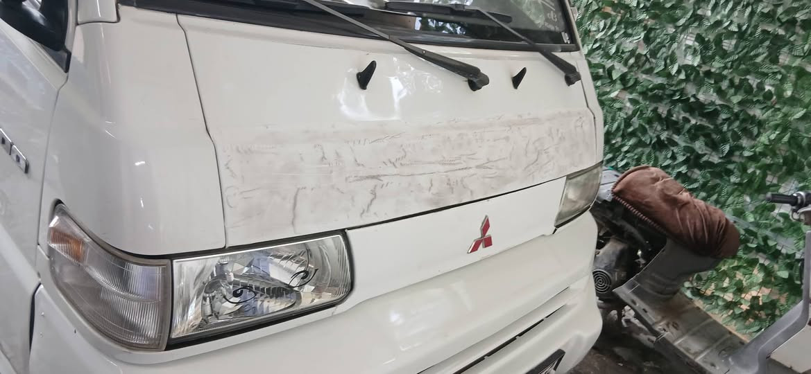 سلام عليكم ورحمة الله وبركاته 
من رخصه الادمن المحترم 
 للبيع باص ميستبوشي L300 
 موديل 2007 رقم سليمانيه هزه وفحص جديد 
سياره بأسمي نظيفه محرك جديد لاتنقيص ولا تبخير 

السعر 78 وبيه مجال قليل 
مكاني بغداد 

رقم تلفون *********** بيه واتساب
