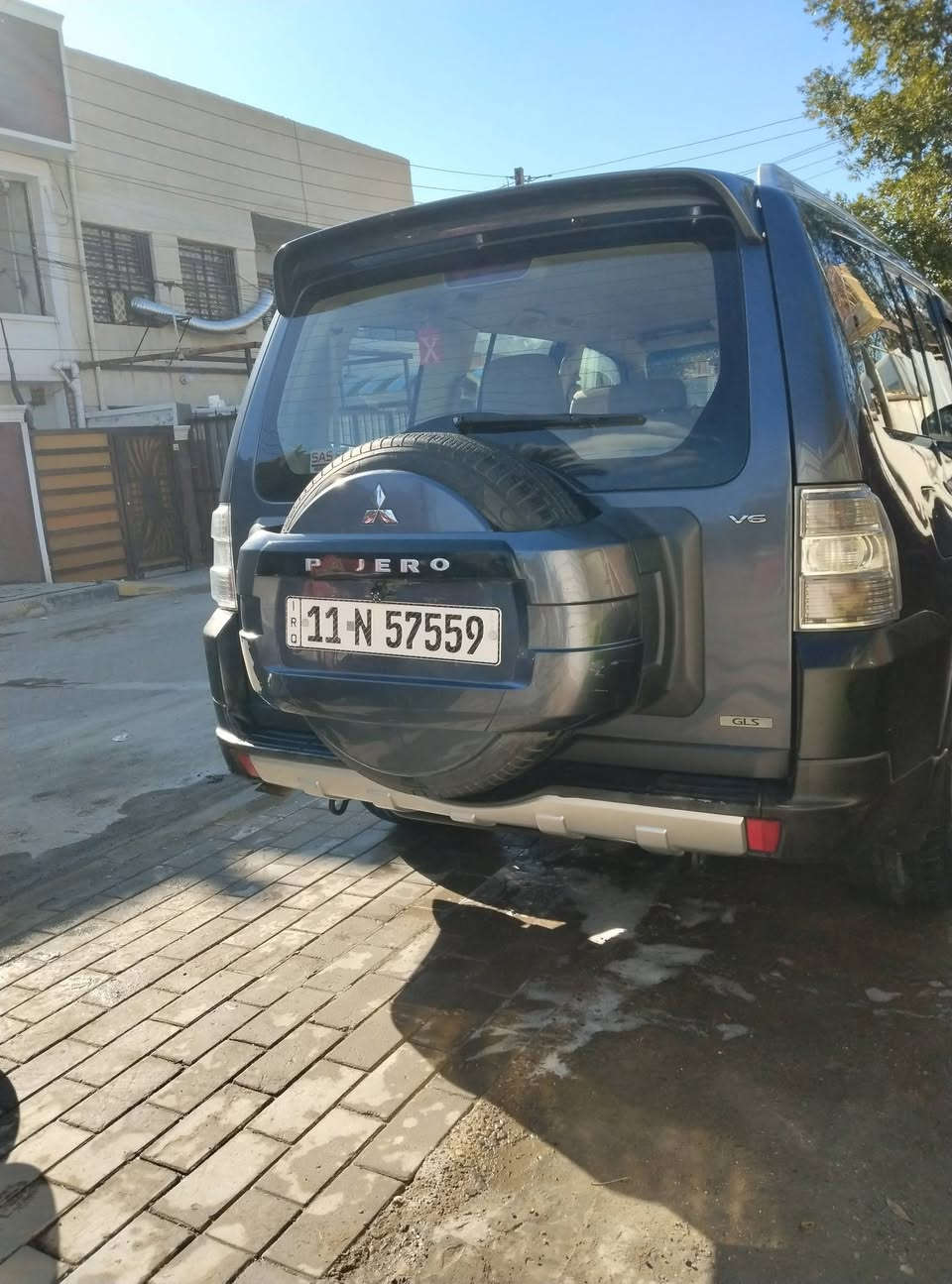 سلام عليكم 
باجيرو 2009
3قطع تبريد
7راكب 
السياره مكفوله كير ومحرك 
صدر حداديه كله جديد 
مكاني بغداد 
رقم تلفون ***********
عارضها130وبيها مجال
