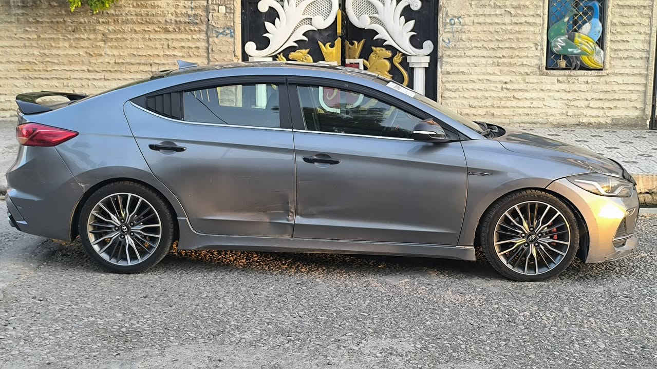 النترا 2018 سبورت توربو 🏁
محرك 1600cc توربو 🚀

المواصفات: 

1-سلايت

2-لايتات زينون

3-بك لايت رياضي

4-شفتات ستيرن

5-كير 7 سرعات

6-ثلاث انظمة قيادة عادي- اقتصادي-سبورت

7-تدفئة كشنات 

8-كشنات جلد 

9- شوتة رياضي (عطاس) 

10- سماعات انفنتي محيطية 

11- انارة ترحيبية بلباب

12-بصمة ابواب 

13- حساس الصندوق ( من تتقرب يفتح )  

14-تبريد قطعتين صفحة بارد صفحة حار وبكيفك

15-حساس ضغط التايرات مع رقم الضغط

16-كير اتوماتيك +عادي 

للتواصل على الرقم او واتساب: 
***********
