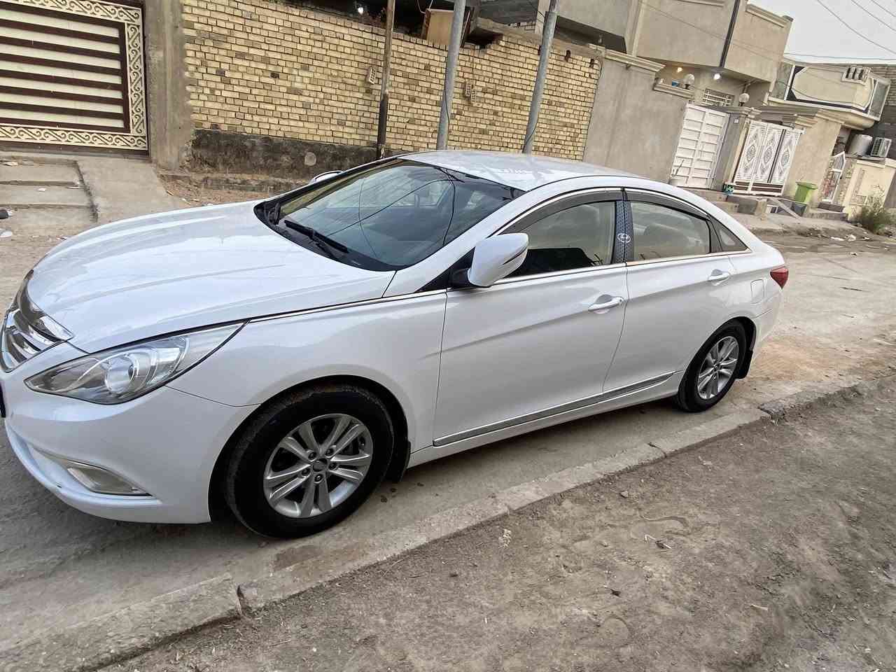 السلام عليكم للبيع فقط  سوناتا خليجي رقم اربيل محرك2400 دوش موديل 2012
السياره جاهزه من كلشي بيها صبغ قطع ابيع حزام السعر90بيها مجال شوي  مكاني بابل الاسكندريه 
***********
