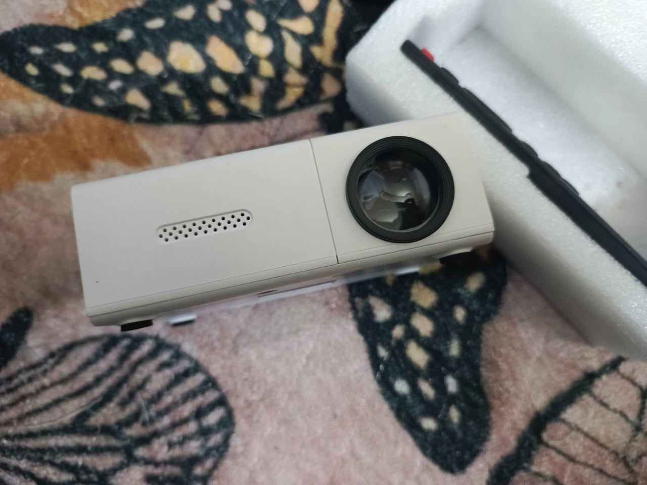 داتا شو معروفه مواصفاته مثل ما موضح بل صور
كامله محوله وريموت
متواجد خاص واتساب ***********
وعندي توصيل 5 
السعر 20 وبي مجال
