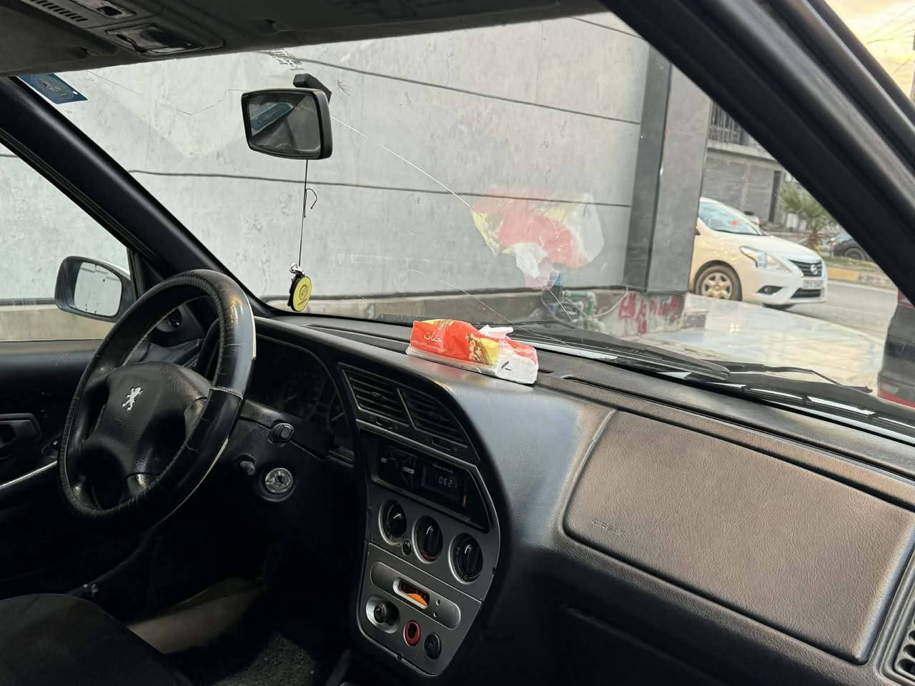 بيجو 306 موديل 2002 السياره جاهزه متصرف عليها دينار من كهربائيات صدر وتبريد گير محرك
صبغ محدد فقط حافة البنيد وراس الجاملغ بدون دواخل 
رقم بغداد الدولي سنويه وهزه كله جديد
السعر 50 $  مكان السيارة صلاح الدين تكريت للاستفسار اكثر الاتصال ع ***********
*********** واتس
