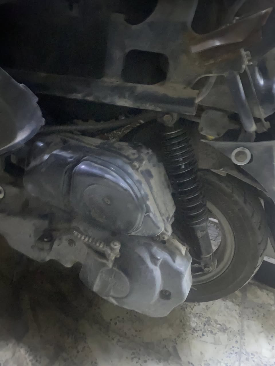 دراجه فراشه كرستال للبيع شغاله بس يرادله ترتيب كامله هيه وكفراتها دبلات جدد وجوزه جديده بيها كوم حديد ابيعلك كوم حديد السعر 125 بغداد البلديات ***********
