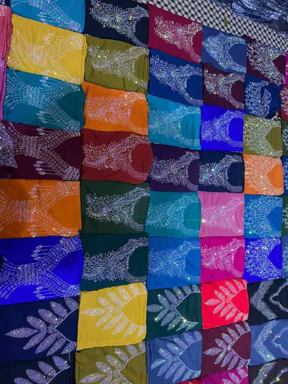 🌷ماکسی هاوینە قوماشی کشمیر مطاط  دوو مه تر چاره ك نقيم. بالا هه يه. له گه ل سنگ سه رده ست. 
ناونيشان / سليماني 
گه ياند ن هه يه. بو هه مو شوينيك 🚕
#كوردستان #سليمانية #دشداشه #متابعين


**إذا كنت صاحب هذا الإعلان وتريد حذفه لأي سبب، رجاءا أرسل رسالة إلى الدعم الفني**