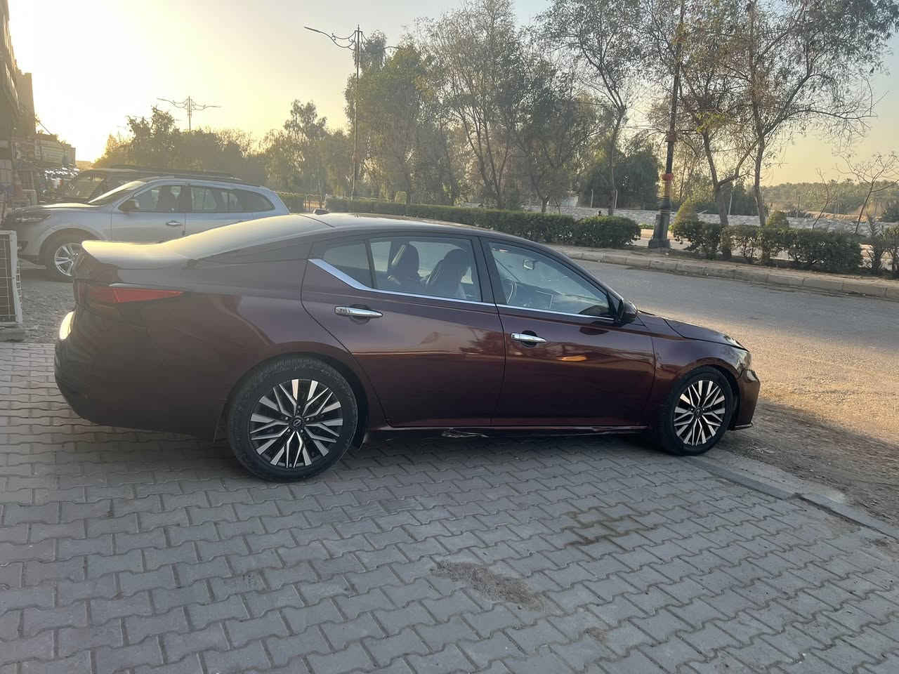 سلام عليكم نيسان التما موديل 23  sv لون كرزي السيارة اباسمي تحويل ثاني يوم حادثهة فقط تبديل بنيد السعر 145 وبيهة مجال ***********
