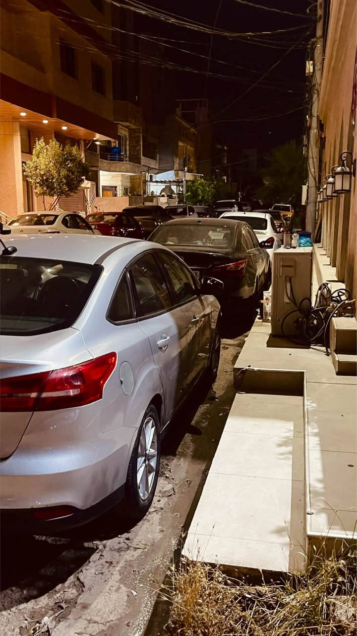 سلام عليكم فورد فوكس تيتانيوم ٢٠١٨ ايكو بوست 
صبغ نصف بونيد و نصف جاملخ و شبر بارد بدون دواخل  
ماشية 15الف km قابل للزيادة 
السيارة ما ينردلا مصرف دينار واحد 
سنوية و هزة و رقم جديد  
كير و محرك شرط 
تحويل ب شرط 
مكان السيارة اربيل عنكاوة 
للاستفسار : ***********
سعر : 84ورقة  قفل 
بيع فقط بدون مراوس أربيل, العراق
