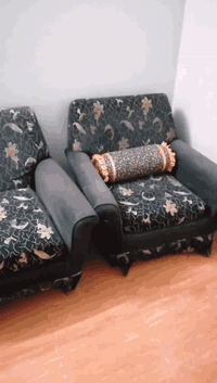 للبيع ٧مقاعد ١٠٠
***********
