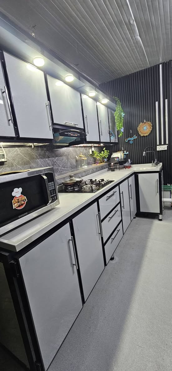 السلام عليكم
كاونتر المنيوم + طباخ + مرشحه قبل شهر ونص اشتريتهن واستعمال كلش قليل جديدات بعدهن تجي بعينك وتشوف نضافتهن مكاني بغداد الدورة 
للاستفسار اكثر على الخاص او الاتصال على الرقم 
*********** متواجد واتس ايضا
