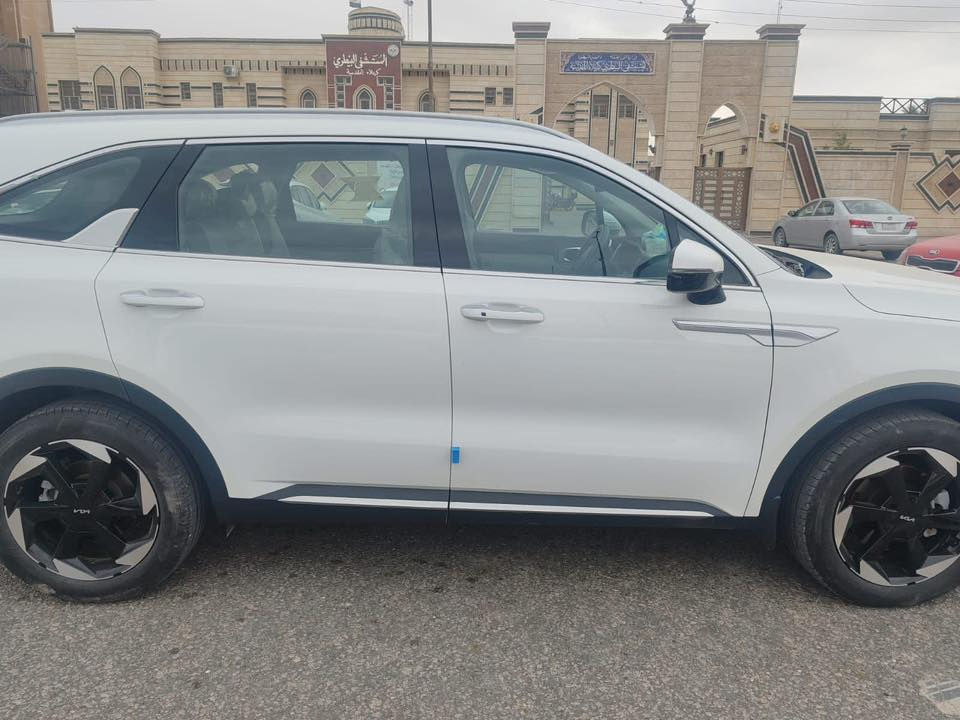 للبيع 

سورنتو خليجي ضمان 5 سنوات موديل 24 رقم اربيل وباسمي . .

مكفوله كفاله عامه ..

مواصفات السياره ..

محرك 6 حجم 3600

قماره بانوراما..

ويل حجم ١٩ . الكير ماوس

شاشه متصله 3 الوان ..

هندبريك بصمه ..

صندوق كهرباء ..

تشغيل عن بعد ..

كراسي كهرباء ..              كامرة خلفيه ..

تشغيل وابواب بصمه ..

اوتو هولد ومانع انحدار .

شفتات سرعه ..

لايت ضباب امامي..

حساس مطر ..

الاناره لد بالكامل ..

دوسات ارضيه اصليه..

كراسي مخمل ..مكان السيارة واسط
السعر 290.                ***********
