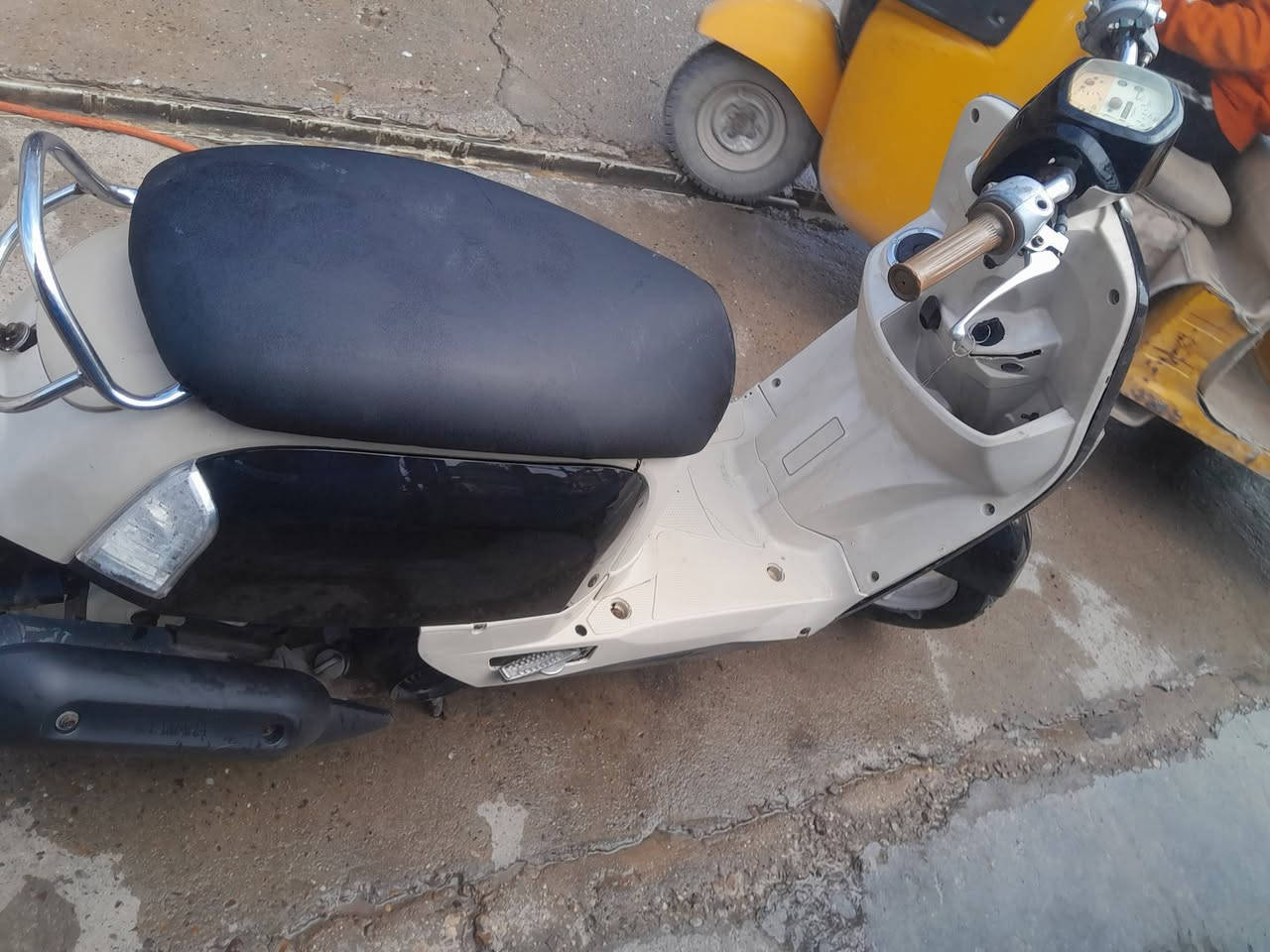 سلام عليكم 
دراجه بوليس البيع 
مكينه مامفتوحه مكفوله 
بيها ملاحضات بصيطه 
سعرها ٦٥٠ خادم الطيبين 
بغداد زعفرانيه رقم صحب دراجه ***********
