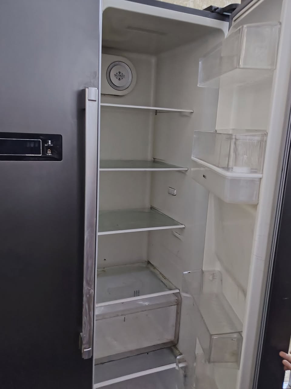 ثلاجة EVER مجمدة تجميد فول و براد شغال بس الخضروات يراد الهن غاز سعرها 400 الف بيها مجال :***********
