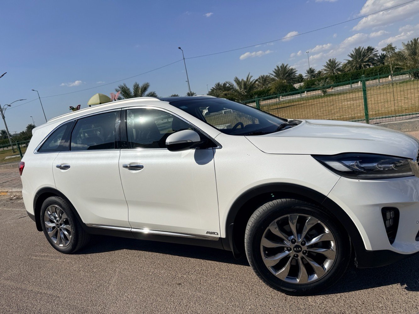 السلام عليكم سورنتو 2019
السياره خليجيه رقم انكليزي جديد ولسنويه باسمي 
المحرك والكير نضيفات جدا 
السياره فول مواصفات بنوراما ومواصفاته معروفه
السياره بدون اي حادث او اي صبغ مكفوله كفاله عامه
بدي السياره نضيف ومابي اي ملاحظات 
للتواصل اكثر ***********
السعر  260 وبيه مجال للشراي 
مكان السياره بغداد الكرخ