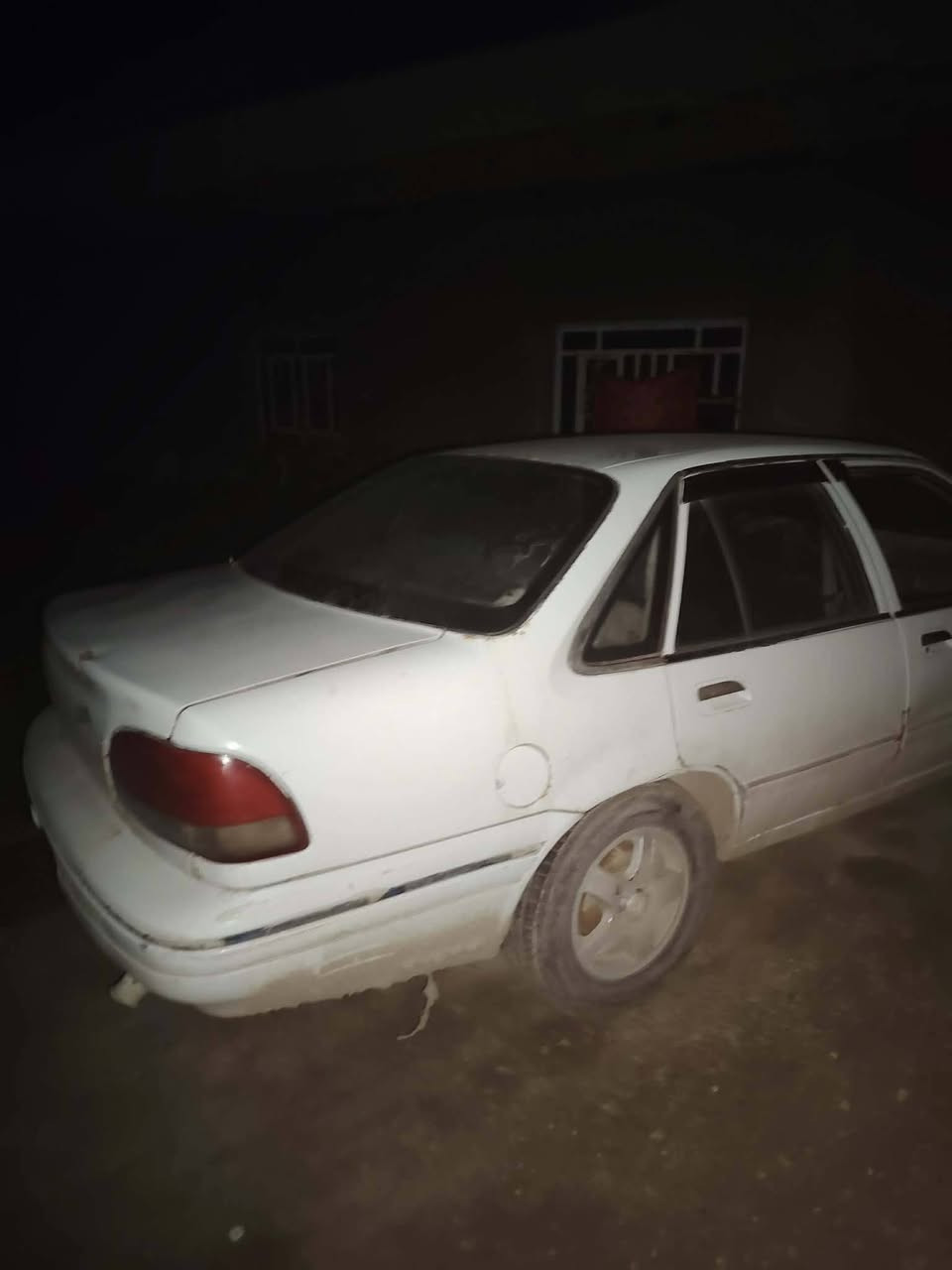 سلام عليكم برنس فراشه موديل 1998   سياره بسمي باقي تفاصيل خاص معروضه ٢٤ بيه مجال ***********
