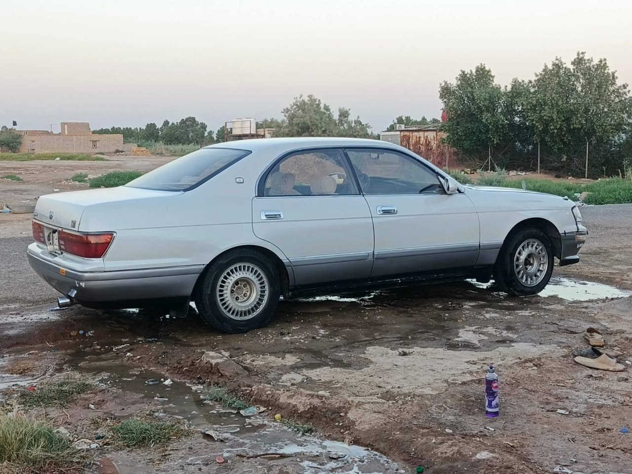 السلام عليكم بطه منفصل موديل 1995 مكفوله من الكص ونقل جثه والصوليات والضربه القويه
 رقم بغداد تحويل مباشر سنويه بعده ماصاقطه
 السياره احله من الصوره 
مكينه وكير وحداديه كفاله تبريد نقص غاز فقط
 تايرات نضاف العنوان ذي قار قضاء الفجر مكلف بل نشر رقم صاحب السيار*********** السعر 57 وبيه مجال
