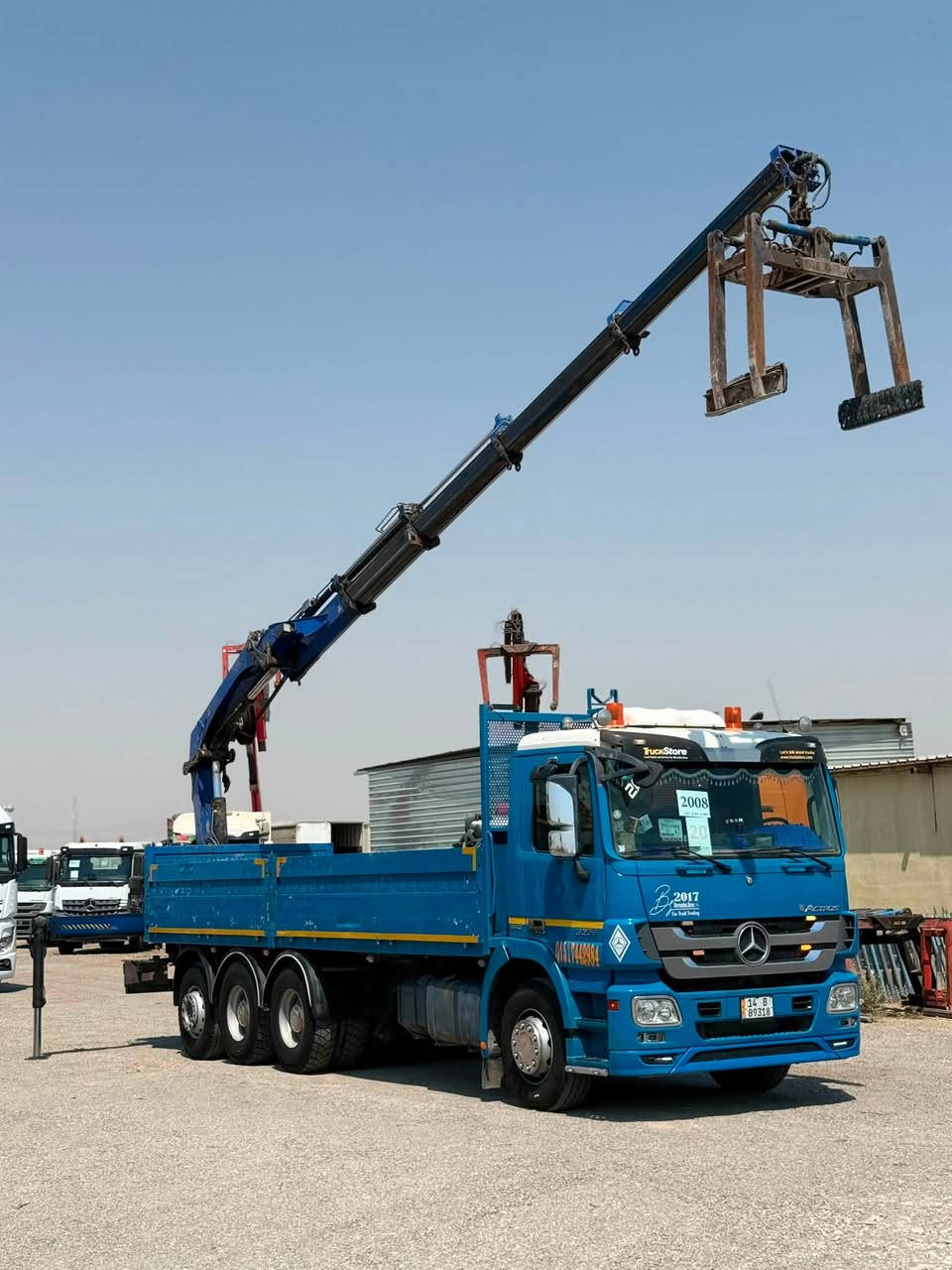 معرض مهدي اربيل
نوع : مارسيدس اكتروس كرين
موديل : 2008
حجم :3236
ألون : أزرك 
مواصفات: مارسيدس اكتروس بيلادي كرين هیاب  حجم 244 . 4سیلایت ریموت مجموع سحال دوار خلفي كدام جوبليس كاعي بودي حديد صفحات جديد رقم بصرا جديد 
گير :كهرباي كلج 8 نمر
 العنوان : اربيل  قوشتب تريق كركوك  معرض مهدي اربيل 
***********
***********
