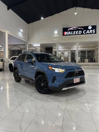 � للبيع | Toyota RAV4 2023 SE فول فول – فور ويل 🎨 اللون: بحري مميز 💰 ا...